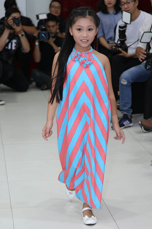 100-nghin-do-la-my-dau-tu-cho-tuan-le-thoi-trang-thieu-nhi-2016-n4-1474169991-width500height750.jpg