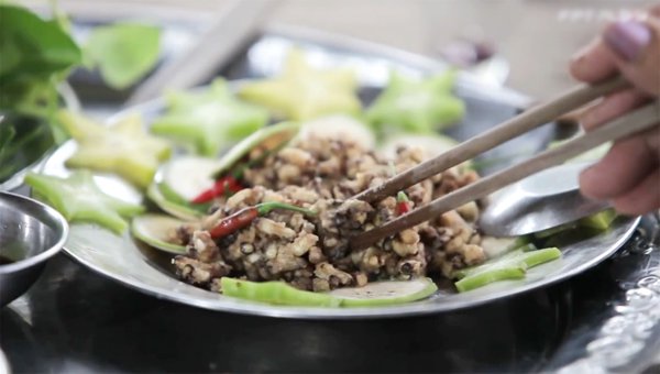 12-mon-ngon-gan-voi-dia-danh-khap-moi-mien-dat-nuoc-ivivu-2[1].jpg