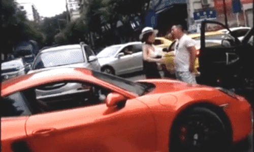 2EF3180B-18D8-455C-9F69-7432A8BAD6D0.gif