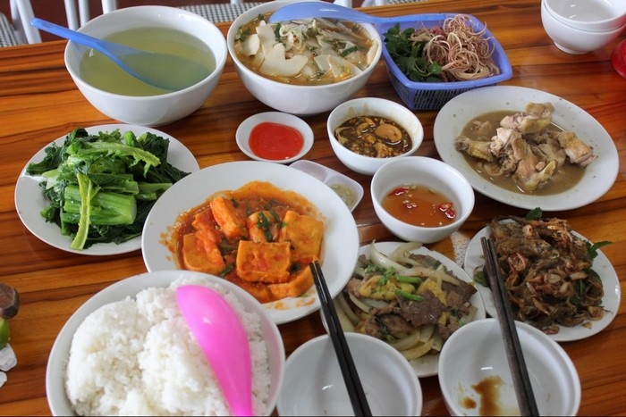 am-thuc-du-lich-bui-mytour-1.jpg