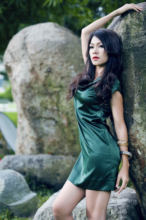 dinh-y-nhung-khoe-dang-goi-cam-0-1.png