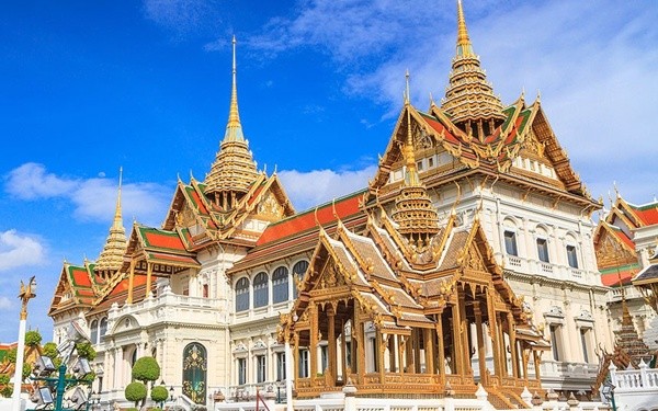 du-lich-thai-lan-tham-quan-cung-dien-hoang-gia-my-le-2[1].jpg