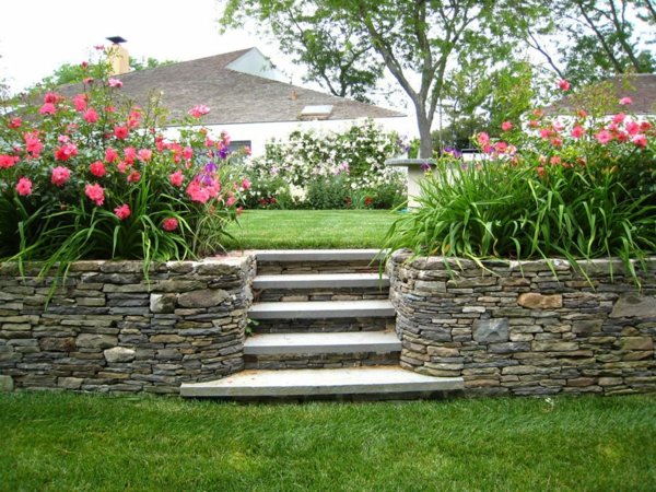 escalier-jardin-pierre-ciment[1].jpg