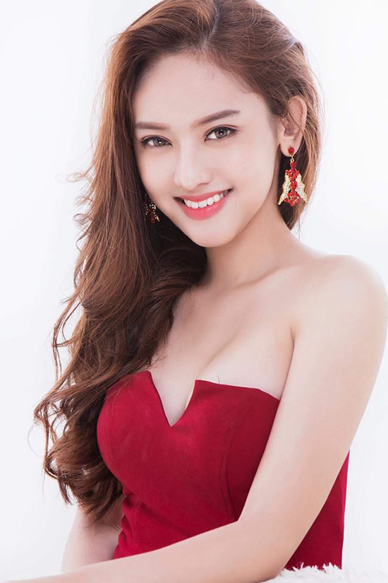 gai xinh khoe hang4.jpg