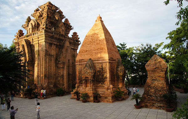 thap-ba-ponagar-nha-trang(1)[1].jpg