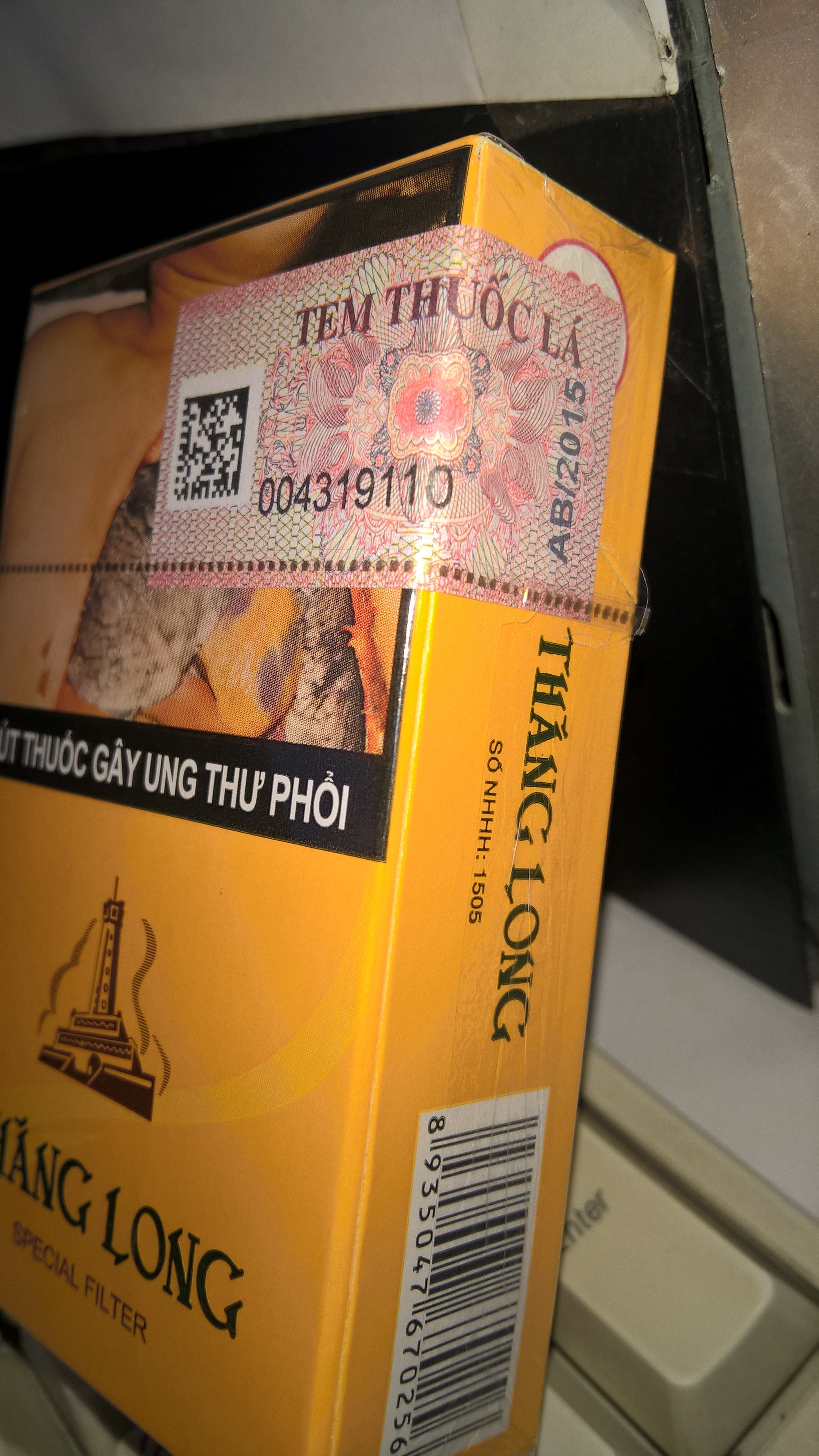 thuoc la.jpg